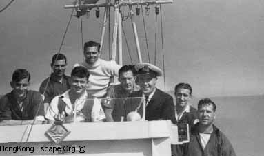 Ron Ashby and crew of MTB 07 on patrol.  
    Run the curser over to identify individuals.  
    Photo from Ron Ashby's collection ©