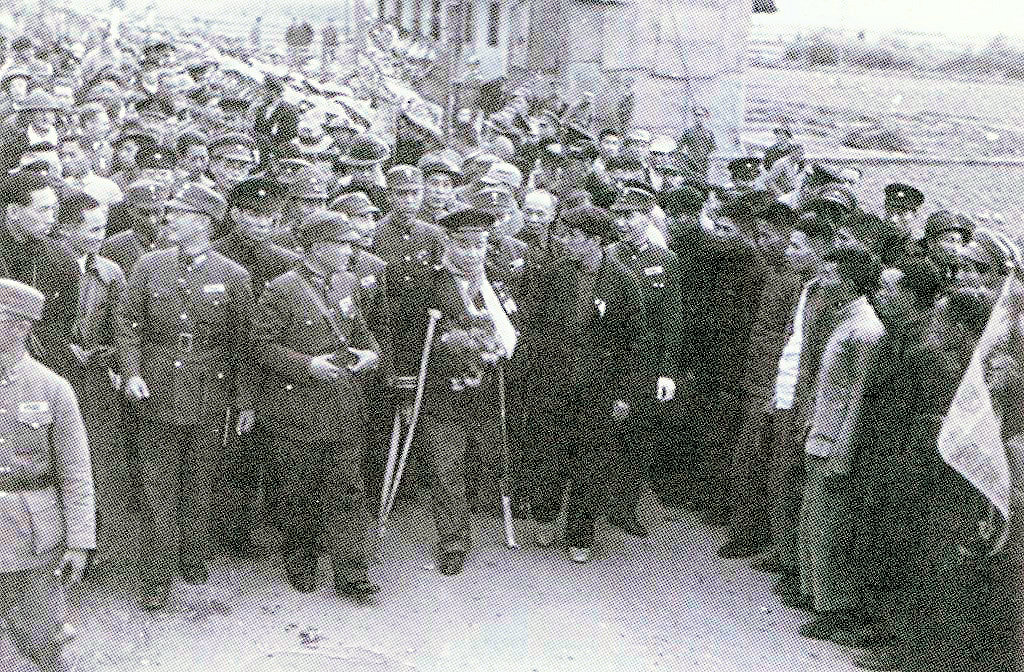 Adm Chan Chak arriving in Kukong (Shaoguan 6th January 1942  
Photos from the Hide collection ©