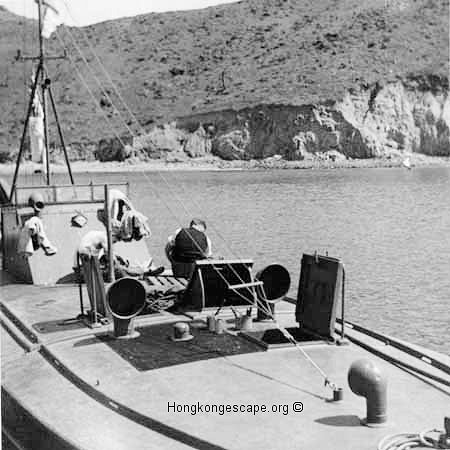 MTB 27 alongside HMS Robin in Mirs Bay
Photo from the Hide collection ©