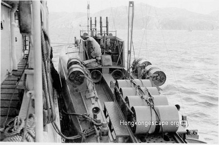 MTB 27 loaded with depth charges
Photo from Lt C.J. Collingwood's collection ©