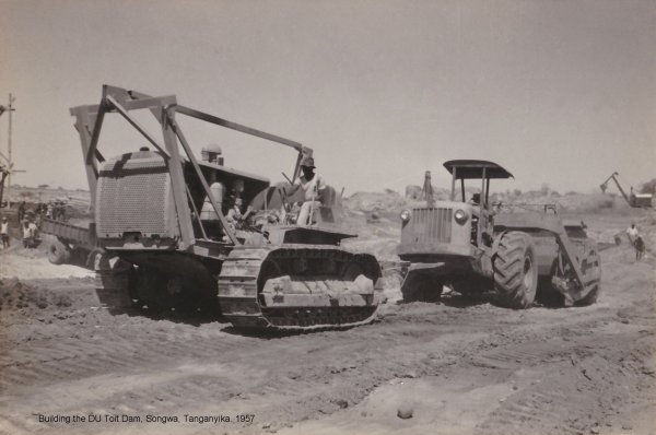 Building the Du Toit Dam at Songwa 1953-54 
    Photos from the Danny Malan and Hide family collections ©
